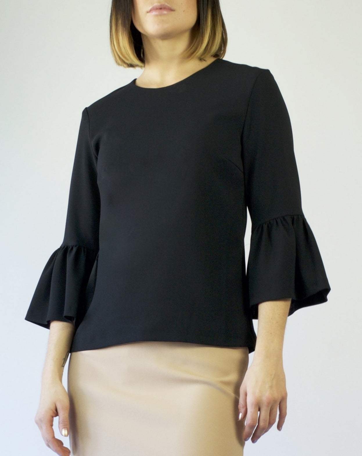 CALISS Tailored Top Eliza in black